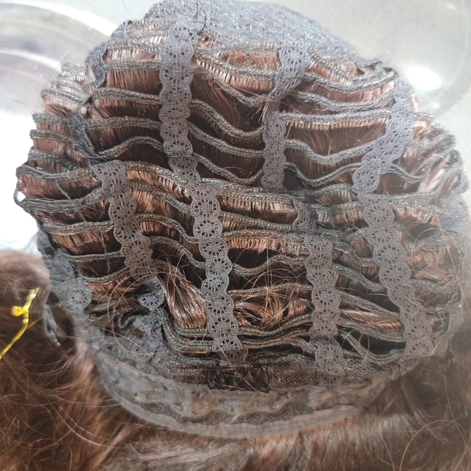 Vintage Elura 100%Mod Acrylic Fiber 21″ Fr Top Center Brunette Long Curly Wig