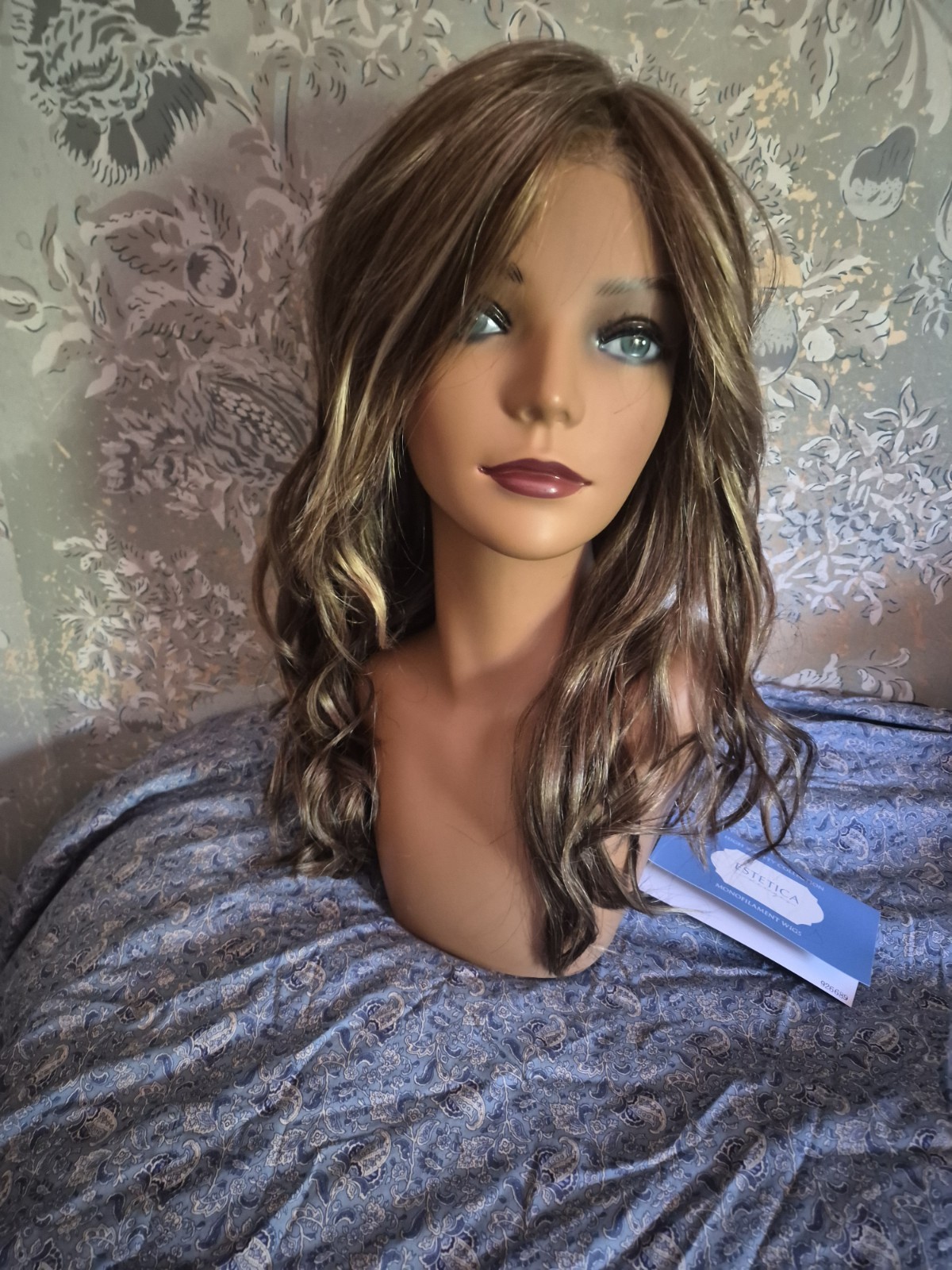 Estetica Designs Verona Monofilament Synthetic Wavy Layered Wig R8/26H New
