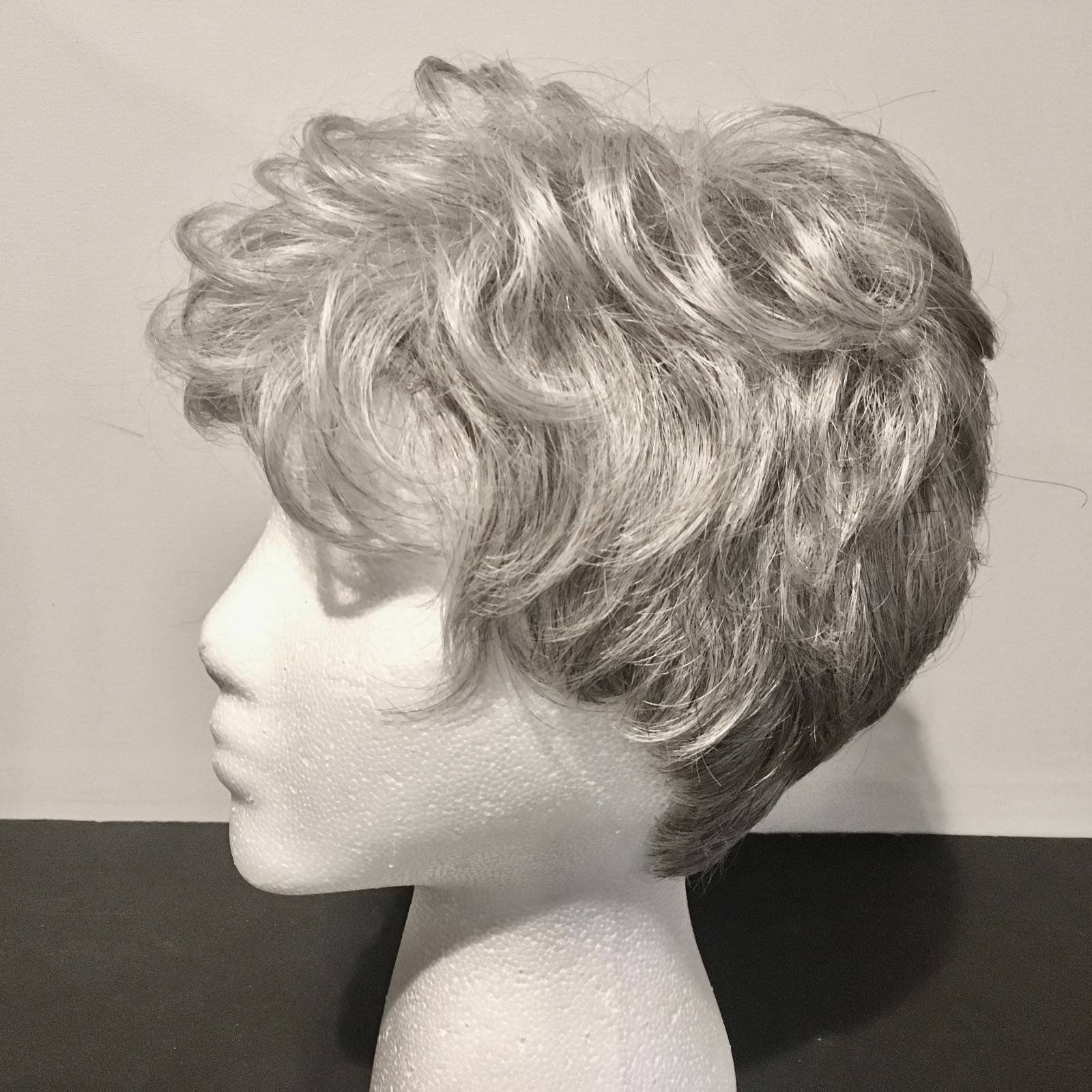 Estetica Wefted Light 3-Tone Grey Blend Synthetic Wig + Wig Care Items (Vikki?)