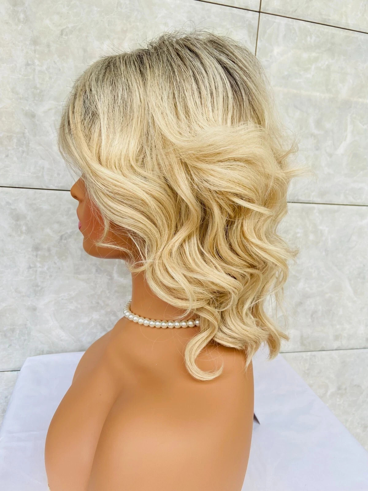 Medium Wavy Dark Roots Blonde 613 Soft Synthetic Hair Wig Women Natural Curly
