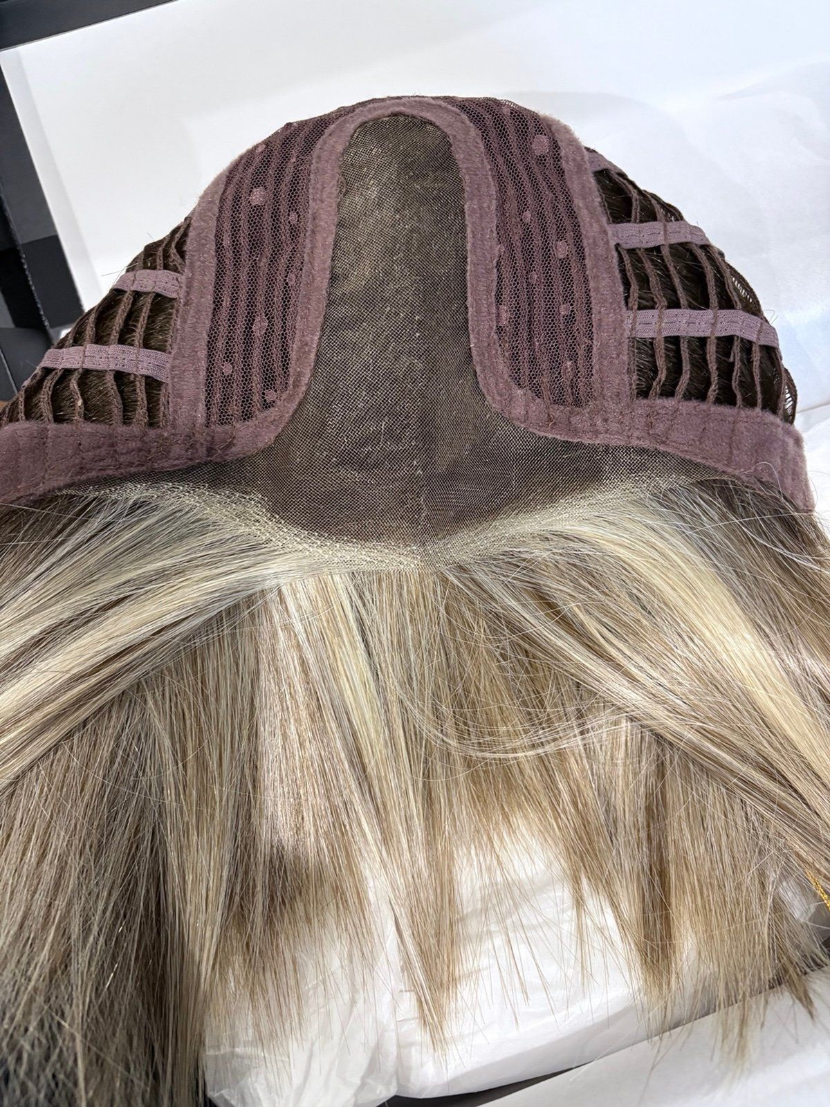Belle tress “Anatolia-E” wig in color Root beer float low density center partnew