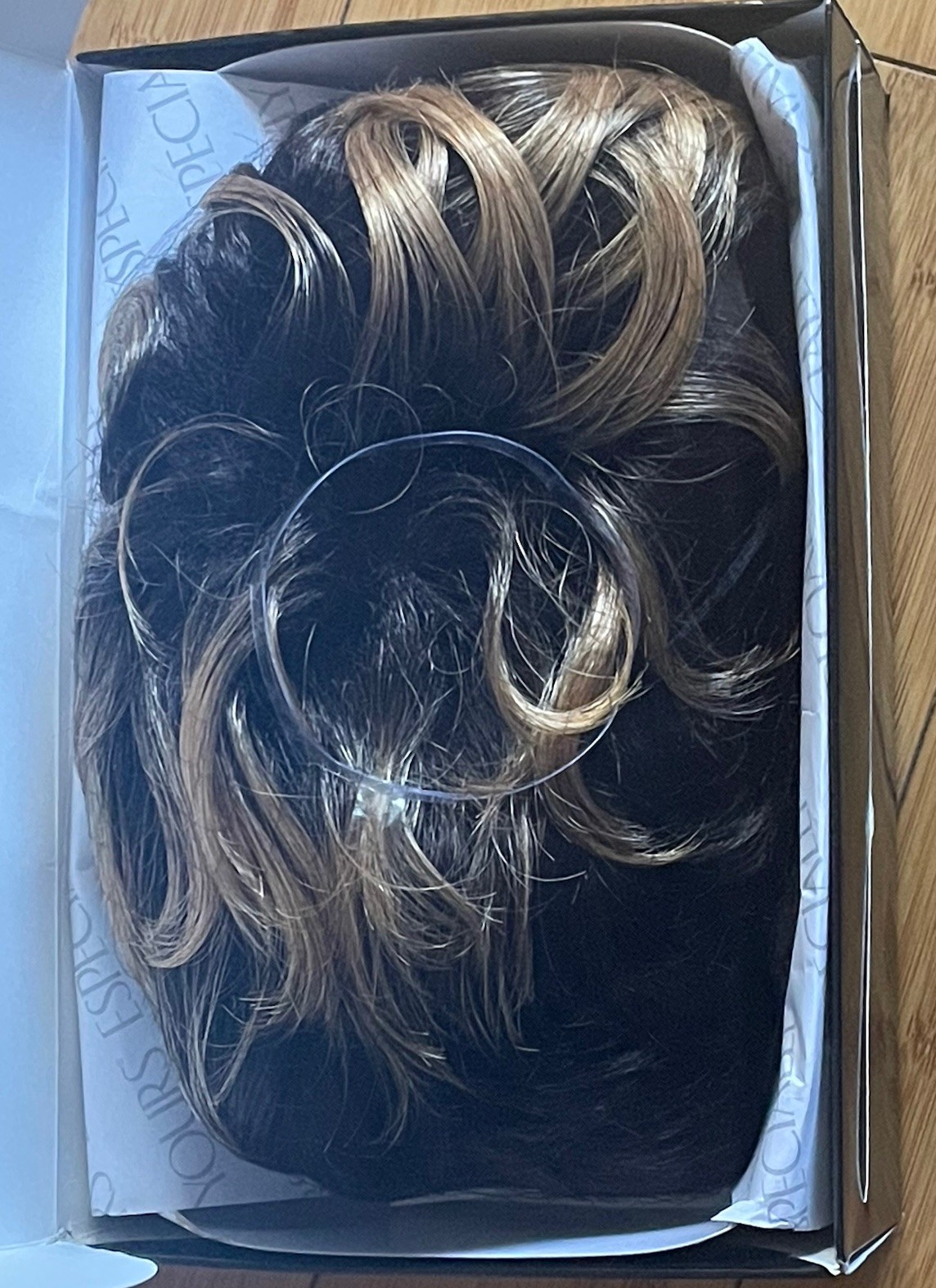 Especially Yours Women Easy Care Wig Color #TT4/24 Size Avg Style Z0283 Broadway