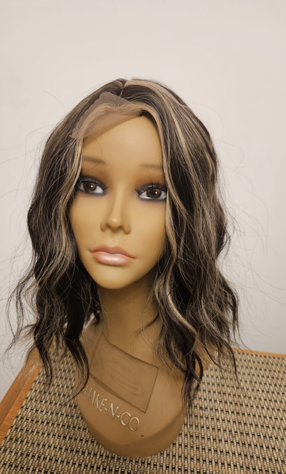 MEDIUM BROWN HIGHLIGHTS SHORT WAVY HAIR WIG LACE FRONT NEW