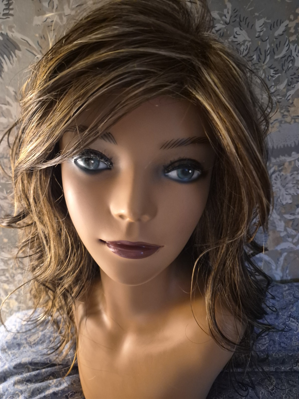 Estetica Classique Collection Classic Cap Wavy Wig Caramel/Kiss REEVES wore 1x