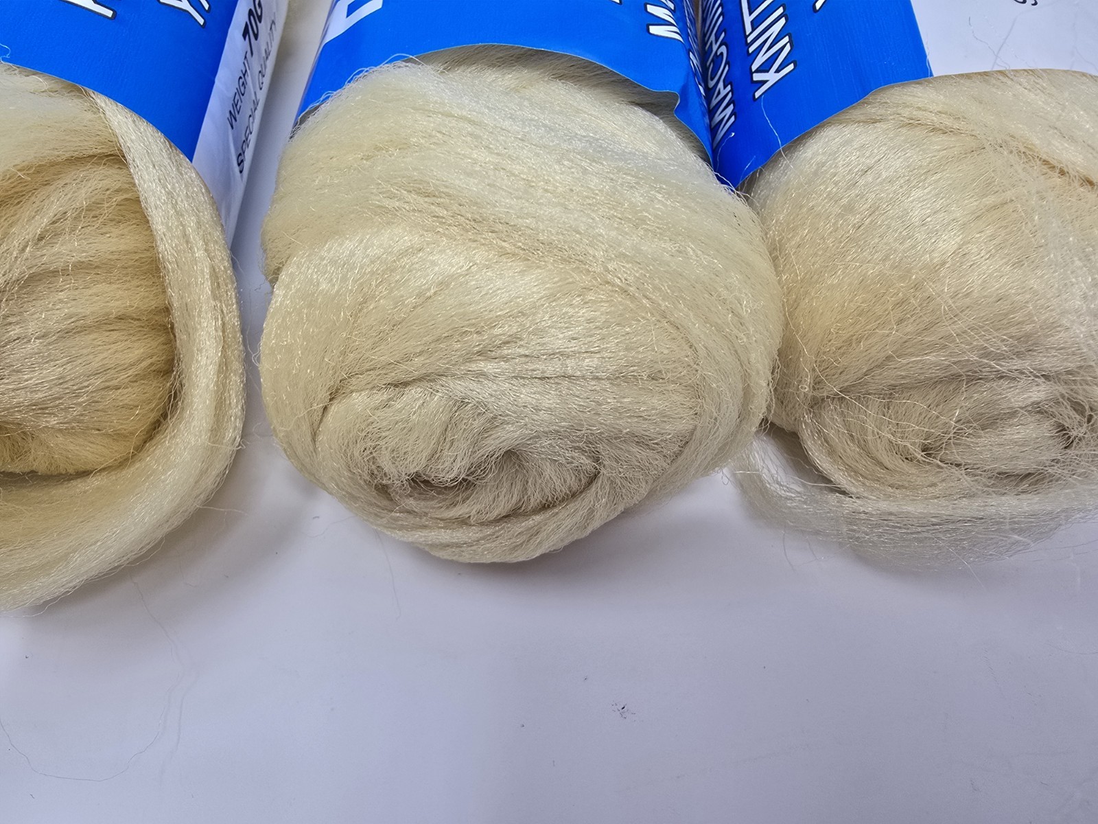 Brazil Brazilian Wool Hair Yarn for Braiding and Weaving 70G (5) 4 BEIGE 1 BROWN
