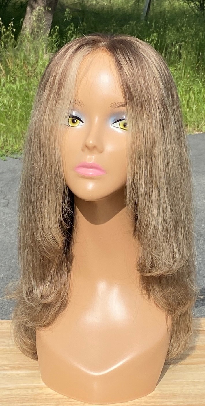 PREOWNED WIGSHE CUSTOM COLOR BROWN BLONDE HUMAN HAIR WIG . SIZE SMALL