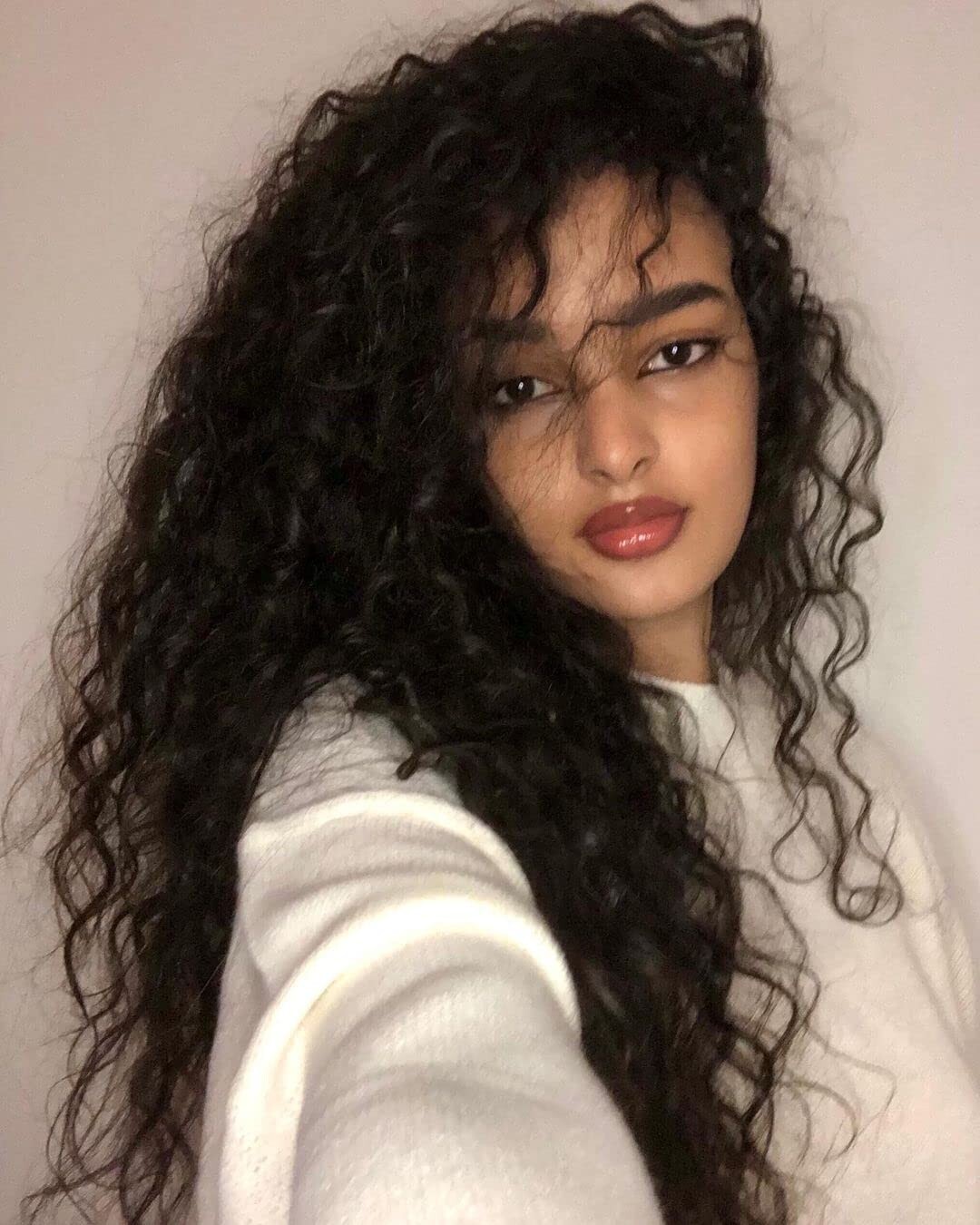 Long Curly Black Wig for Women Natural Looking Loose Wave Glueless Heat Resistan