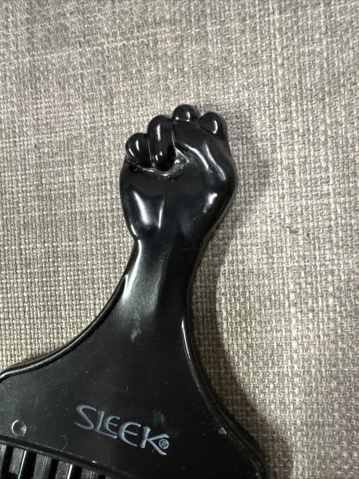 Black Fist Afro Pick Lift Hair Comb Detangle Wig Braid Plastic Vintage Power B