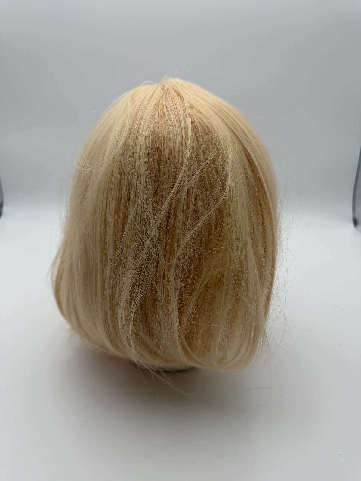 Short Blonde Layered Bob Wig