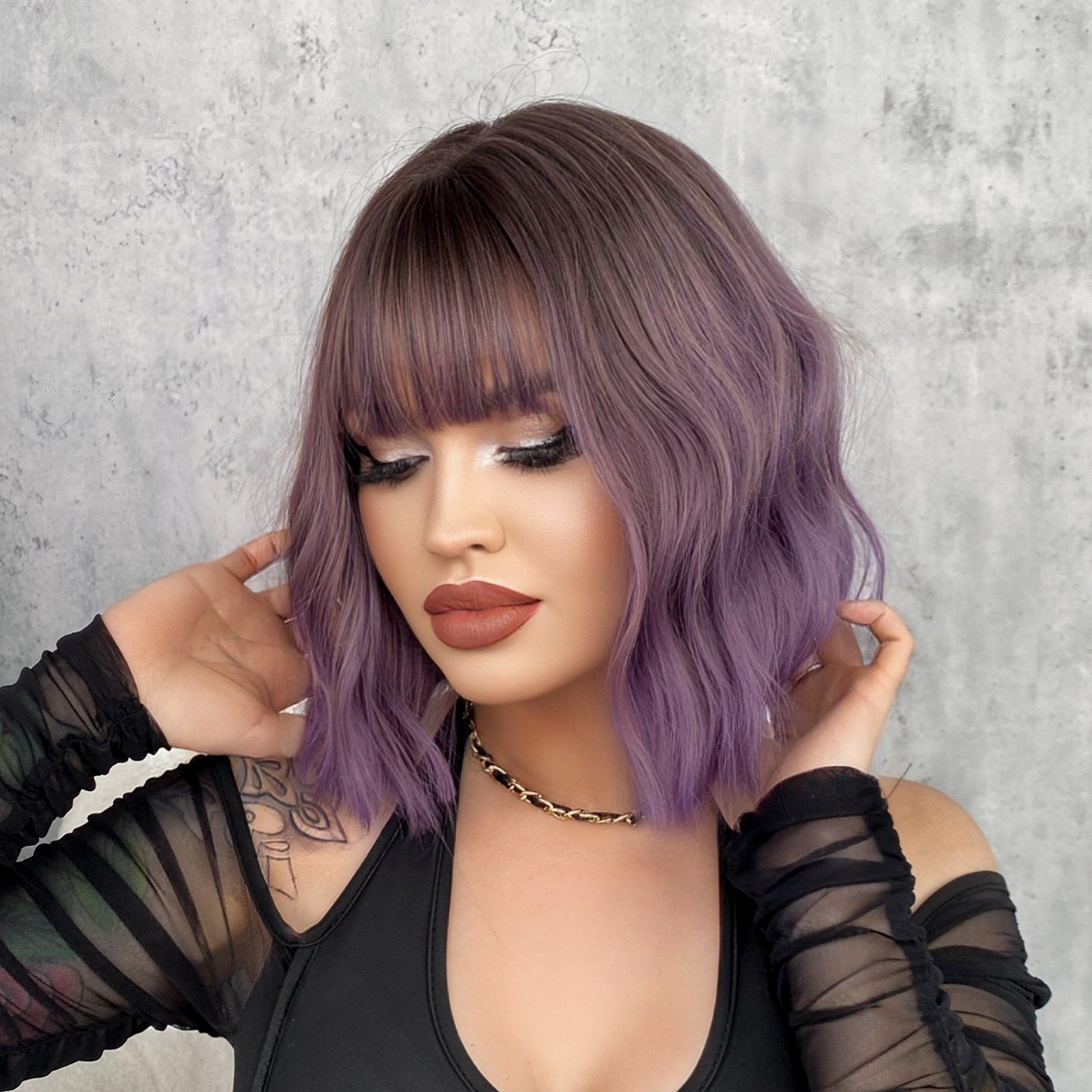 10-inch purple Bob short wavy curly wig with wave patterns
