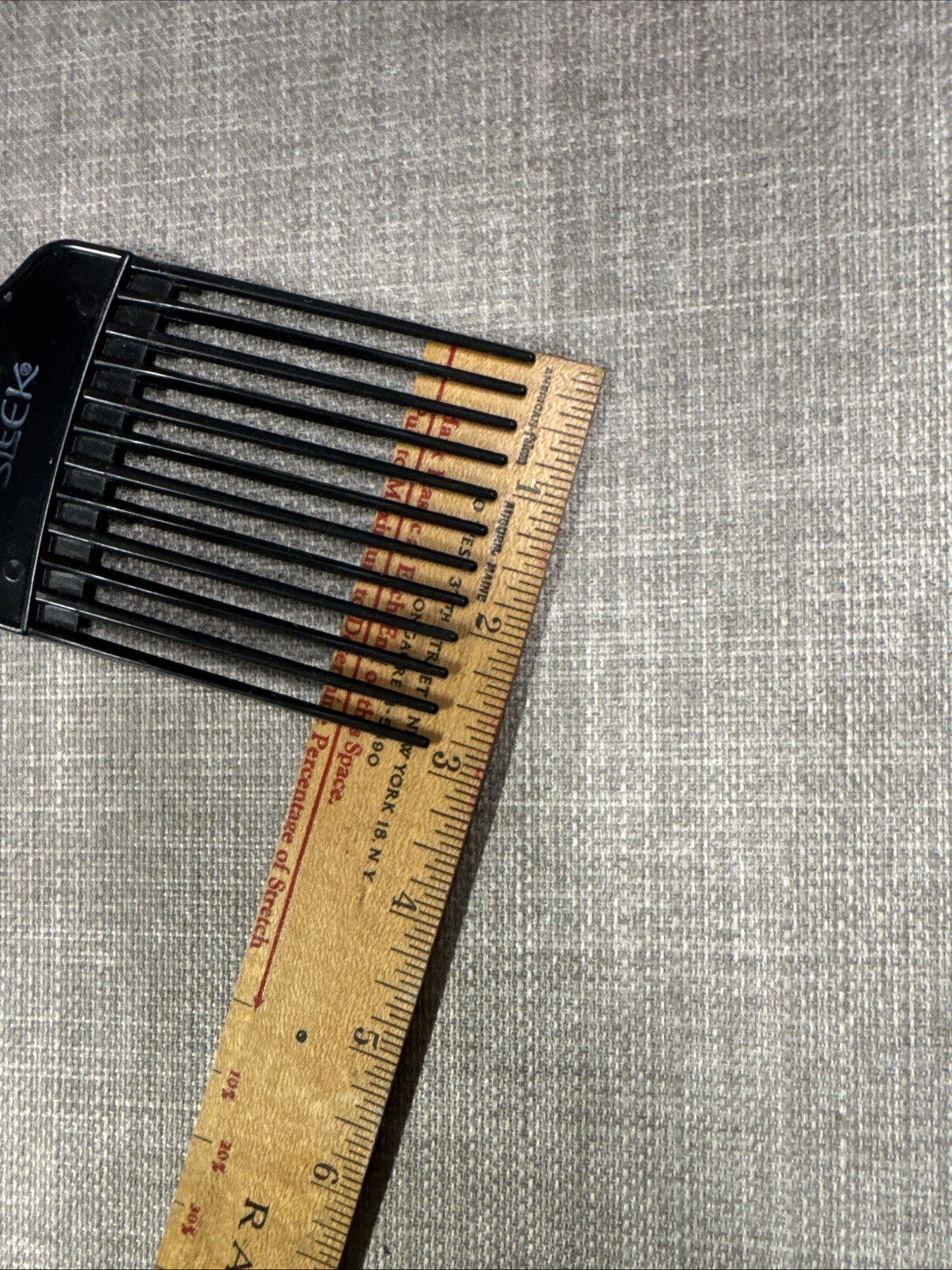 Black Fist Afro Pick Lift Hair Comb Detangle Wig Braid Plastic Vintage Power B