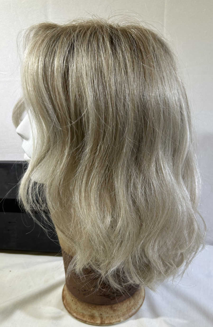 Dalgona 16 E | Belle Tress | monofilament lace front Oyster gray mix