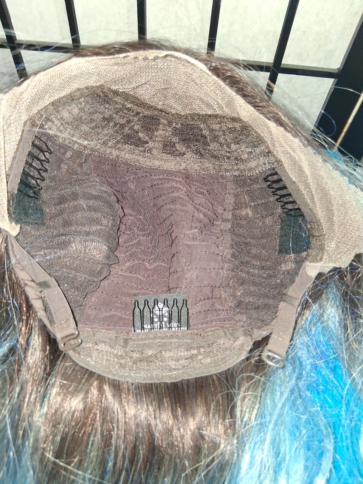 Martini wigs BLUE LAGOON Lace Front Synthetic Wavy Layered Free-Part Wig 22″ New
