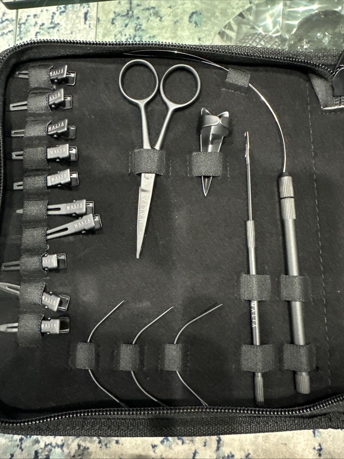 NEW-Professional Hair Extension Premium Kit-Pliers,Needle,Clips,Scissors, W/Case