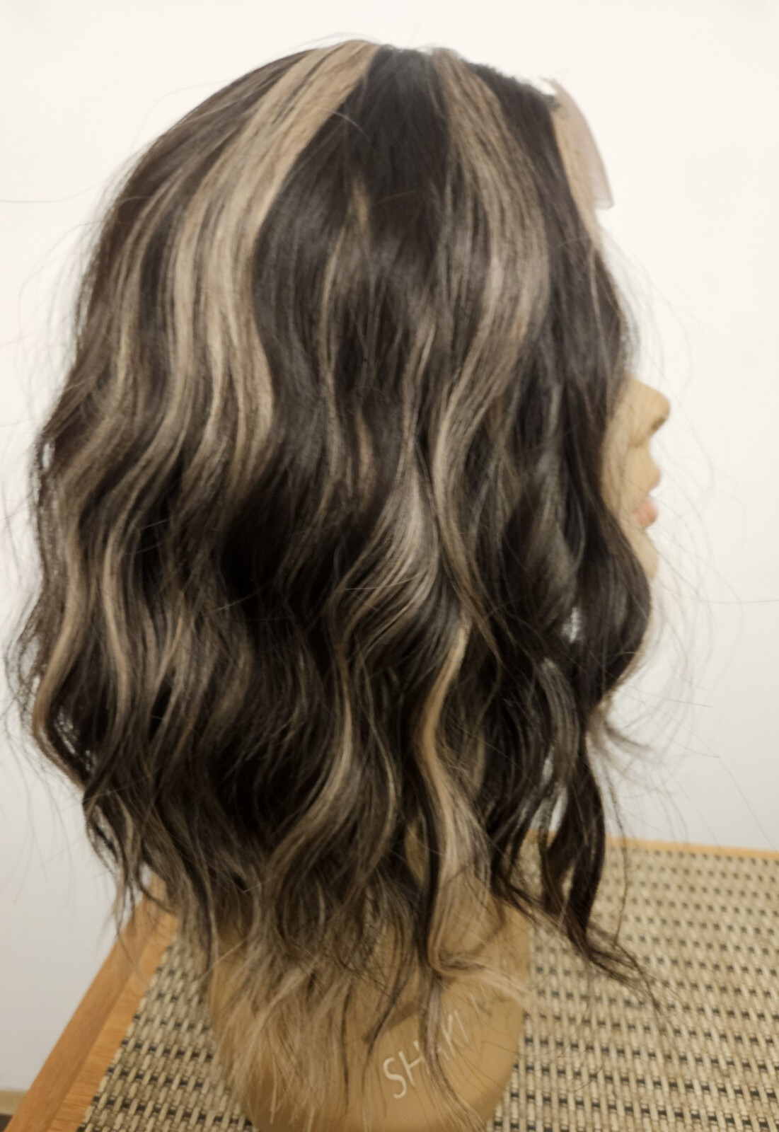 MEDIUM BROWN HIGHLIGHTS SHORT WAVY HAIR WIG LACE FRONT NEW
