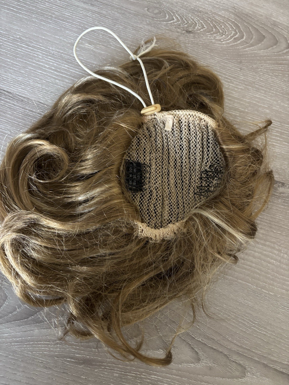 Pre Owned Women’s 100% Japanese Fiber Collection Dirty Blond Short Hair Piece