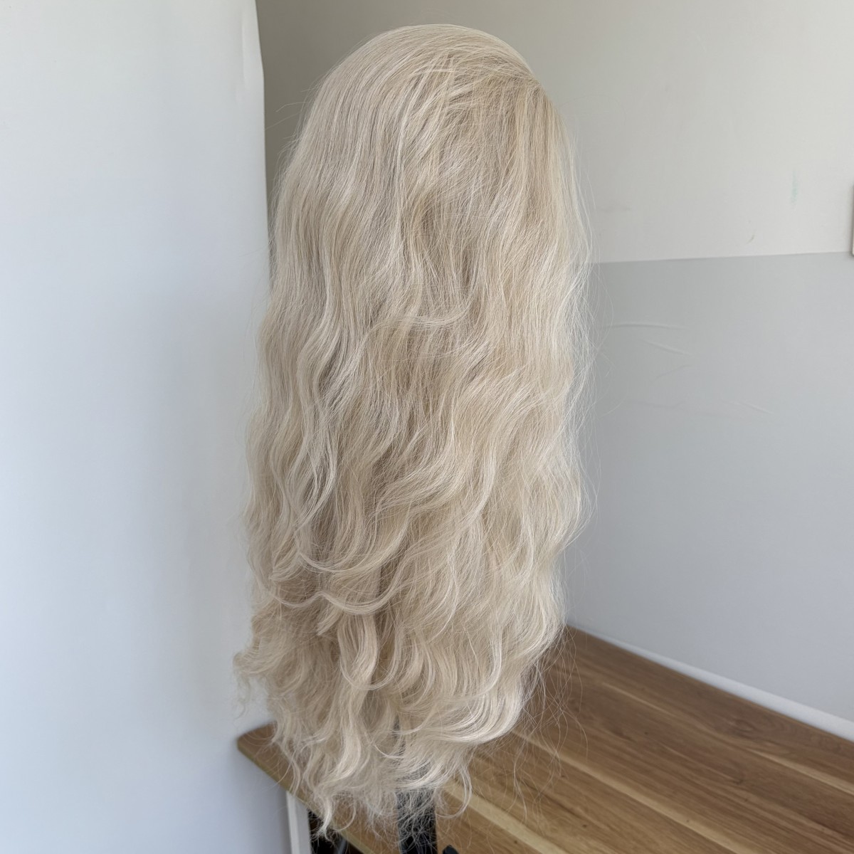 Heat Resistant Hair Highlight Blonde Glue Less Lace Front Wig Long Wavy