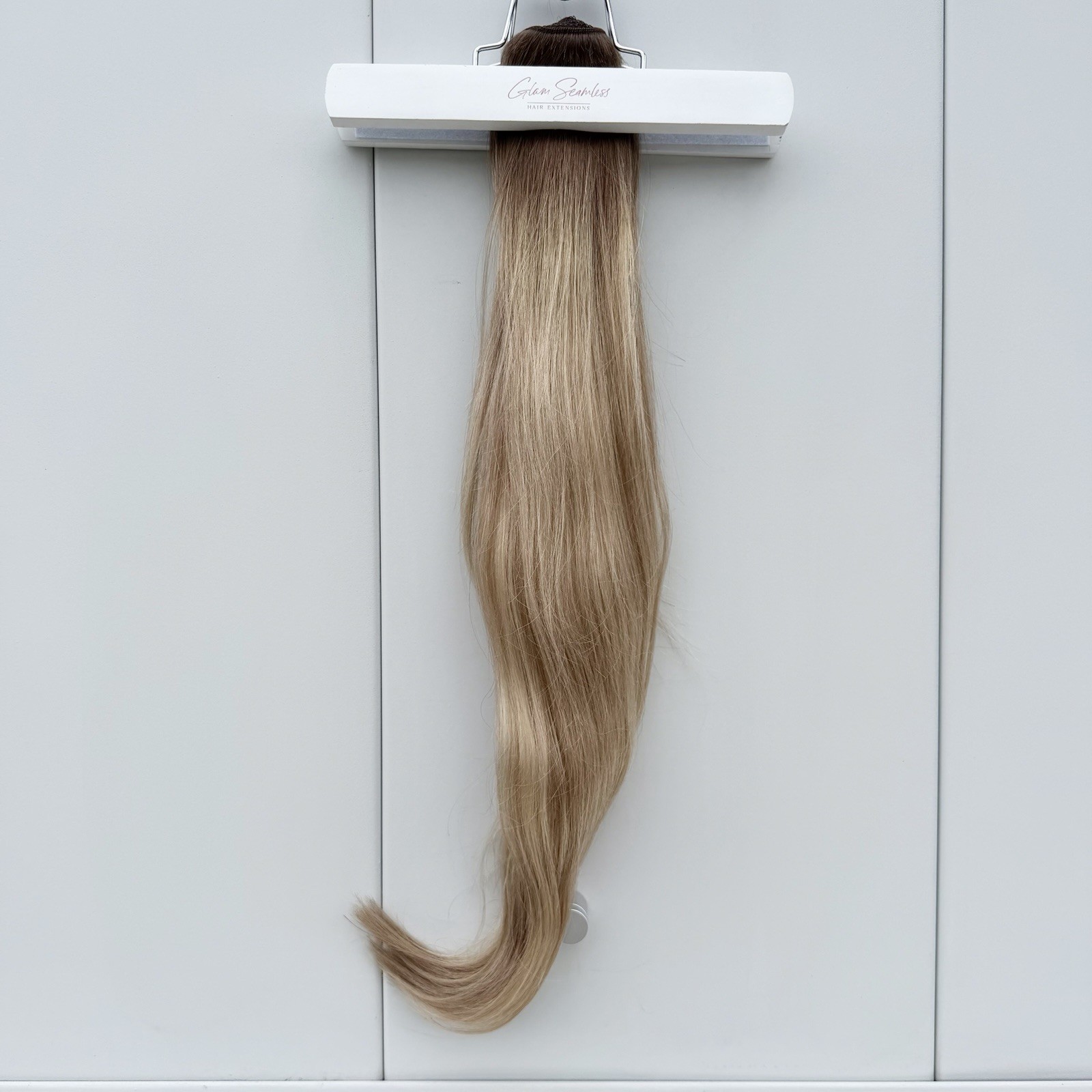 Glam Seamless 22″ Glam Band Halo Cream Beige Blonde #CBB Rooted Blonde Hair NEW