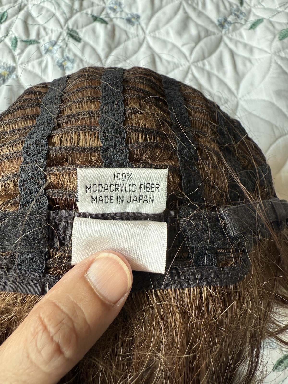 Henry Margu Short Layered Synthetic Wig Classic Cap Multi-Tonal Brown Pre-Owned