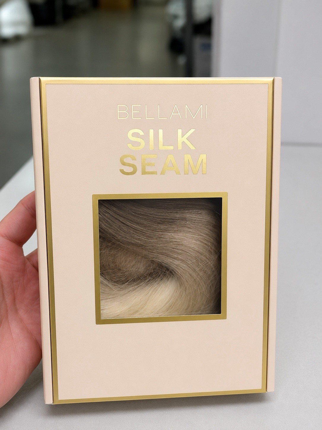 SILK SEAM™ CLIP-IN, PLATINUM BLONDE #80 NATURAL 26 INCH 360G (BRAND NEW )