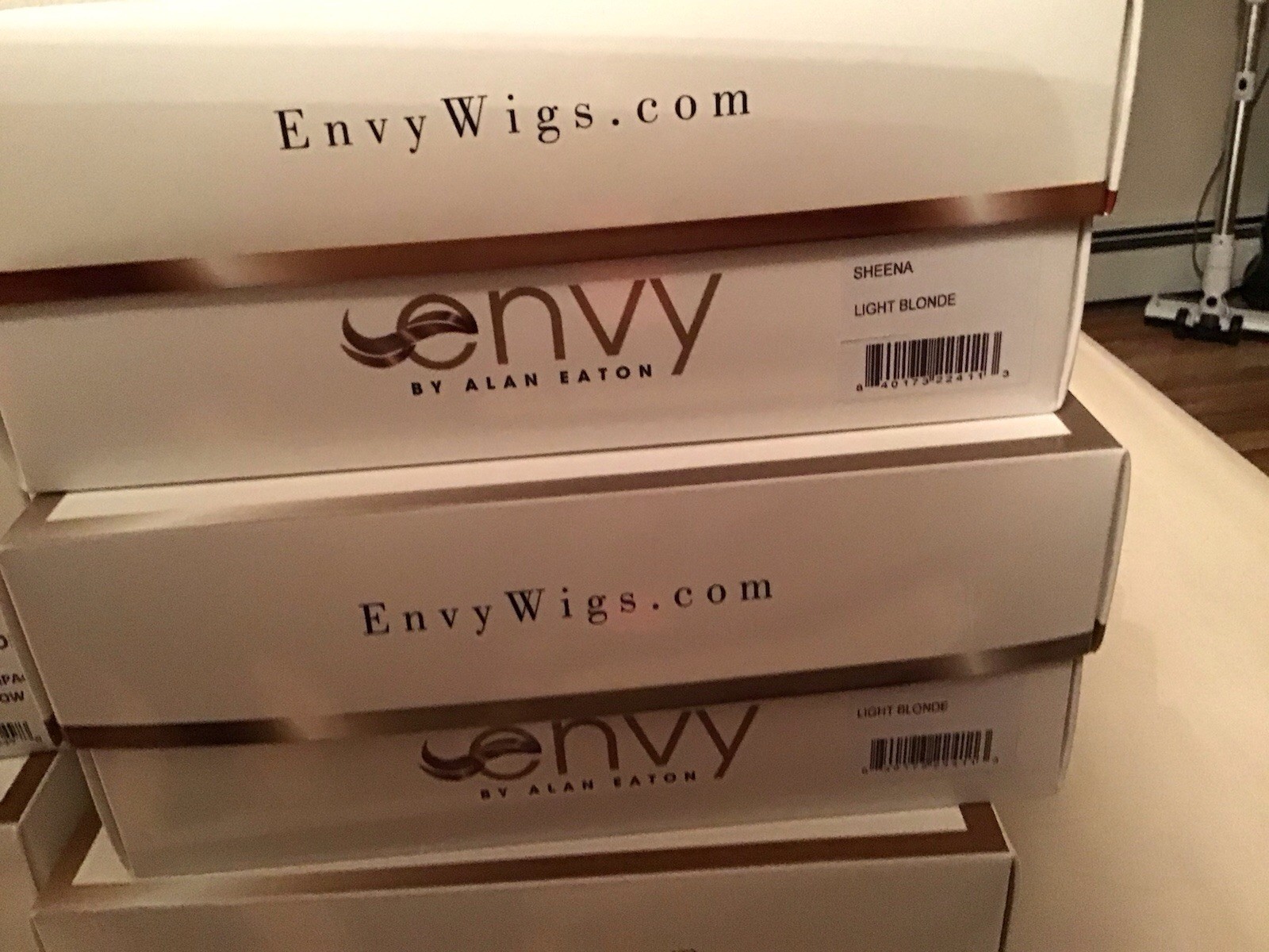 NEW IN BOX BOBBI Wig by ENVY NEW PLATINUM SHADOW Lace Front Mono GORGEOUS
