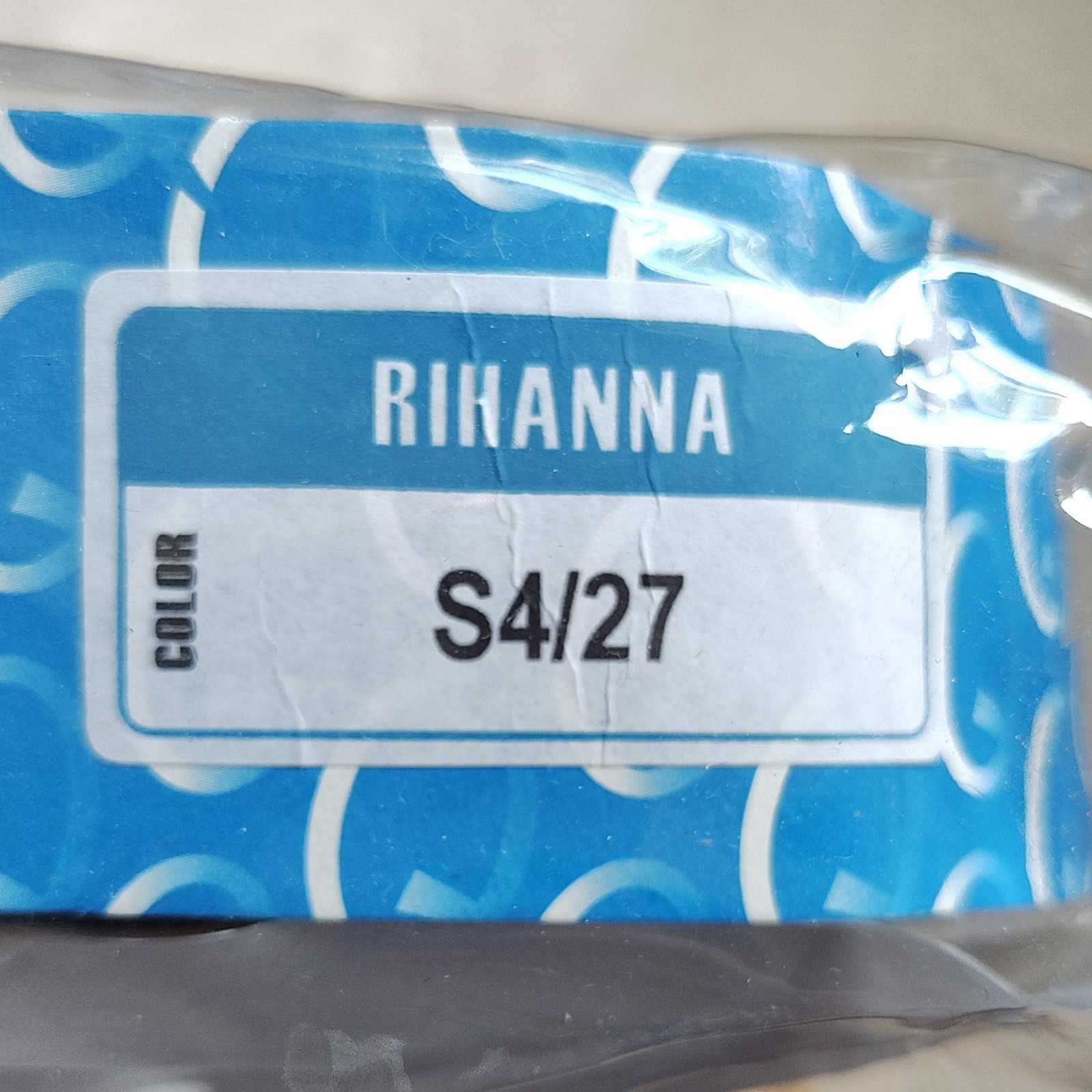 Outre Quick Weave Rihanna Synthetic Body Wave Hair Extension Weft S4/27 11-20in