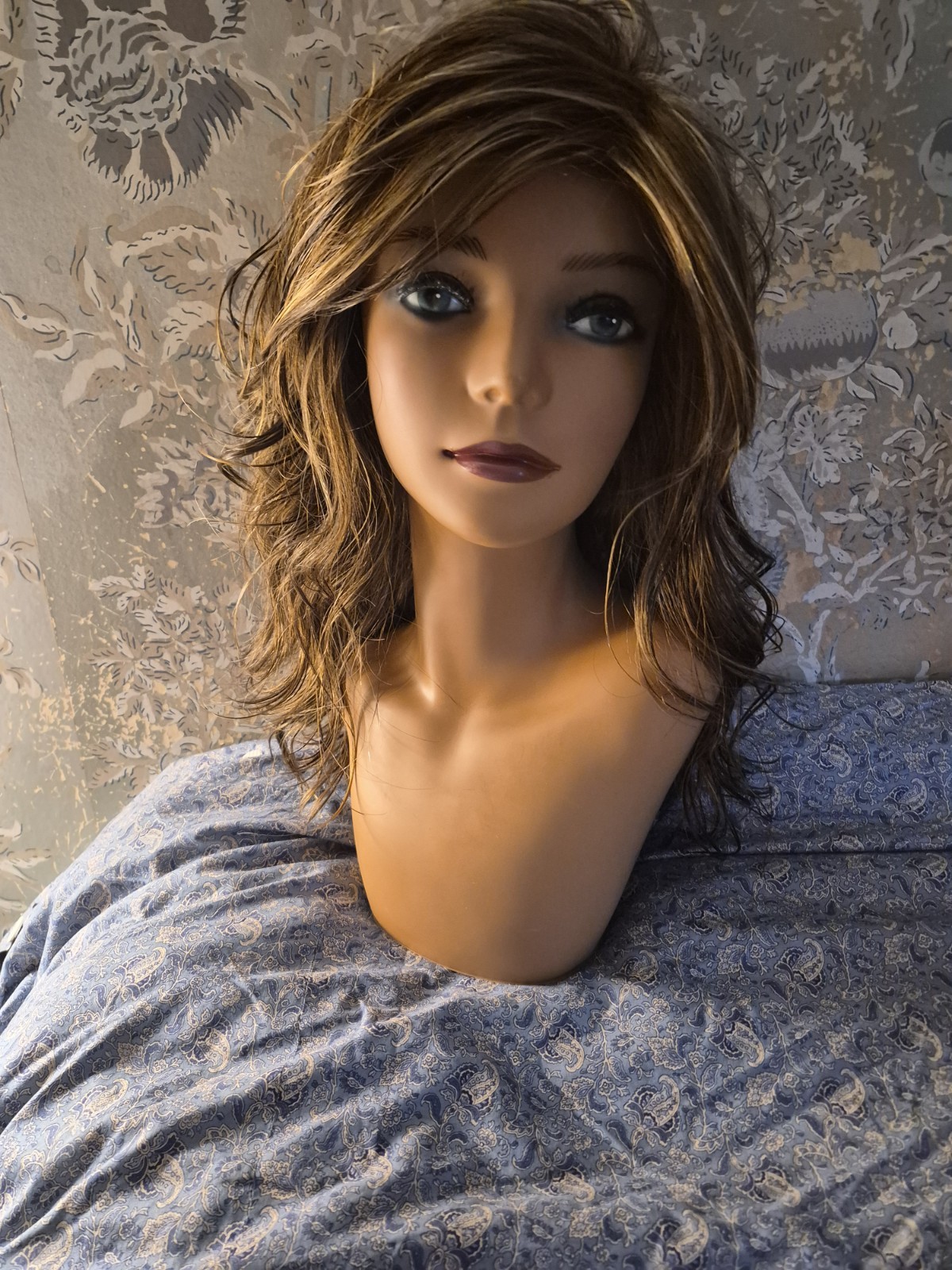 Estetica Classique Collection Classic Cap Wavy Wig Caramel/Kiss REEVES wore 1x