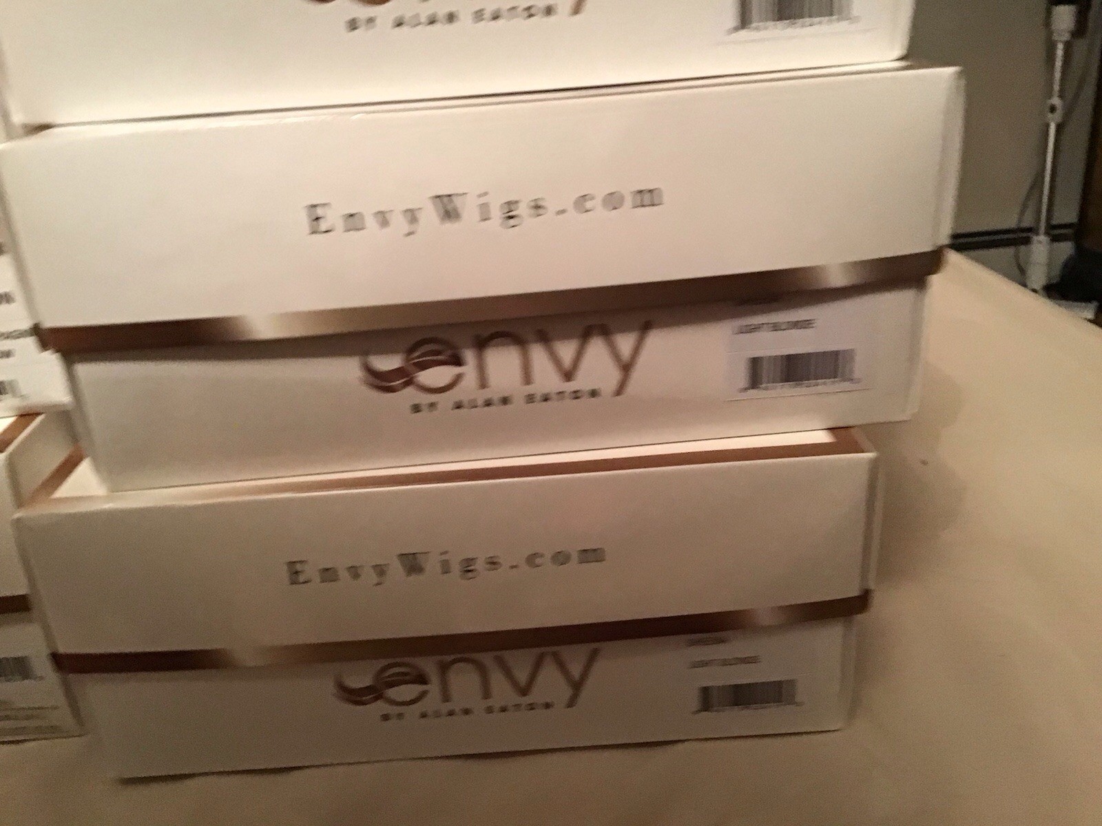 NEW IN BOX BOBBI Wig by ENVY NEW PLATINUM SHADOW Lace Front Mono GORGEOUS
