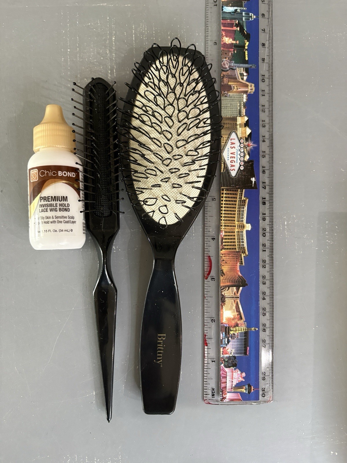 Brittny Wig Brush Set Loop Detangler + Salon Pro Chic Bond Glue 34ml