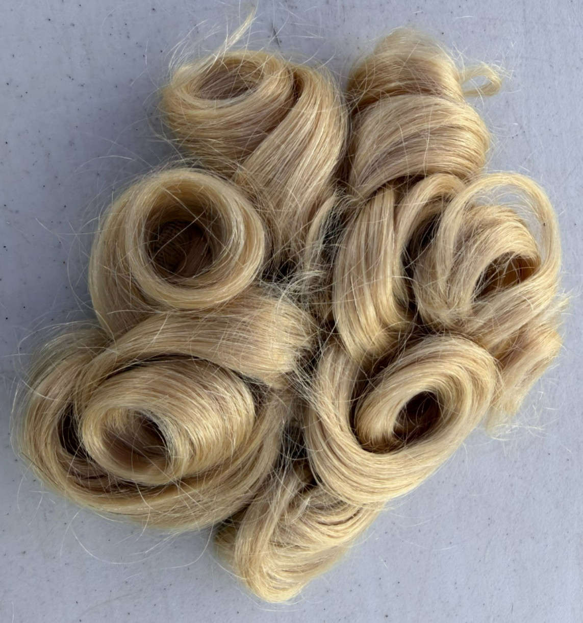 Charles Carroll Blonde Ringlet Curls Wig with Plastic Comb Made in Korea NWT