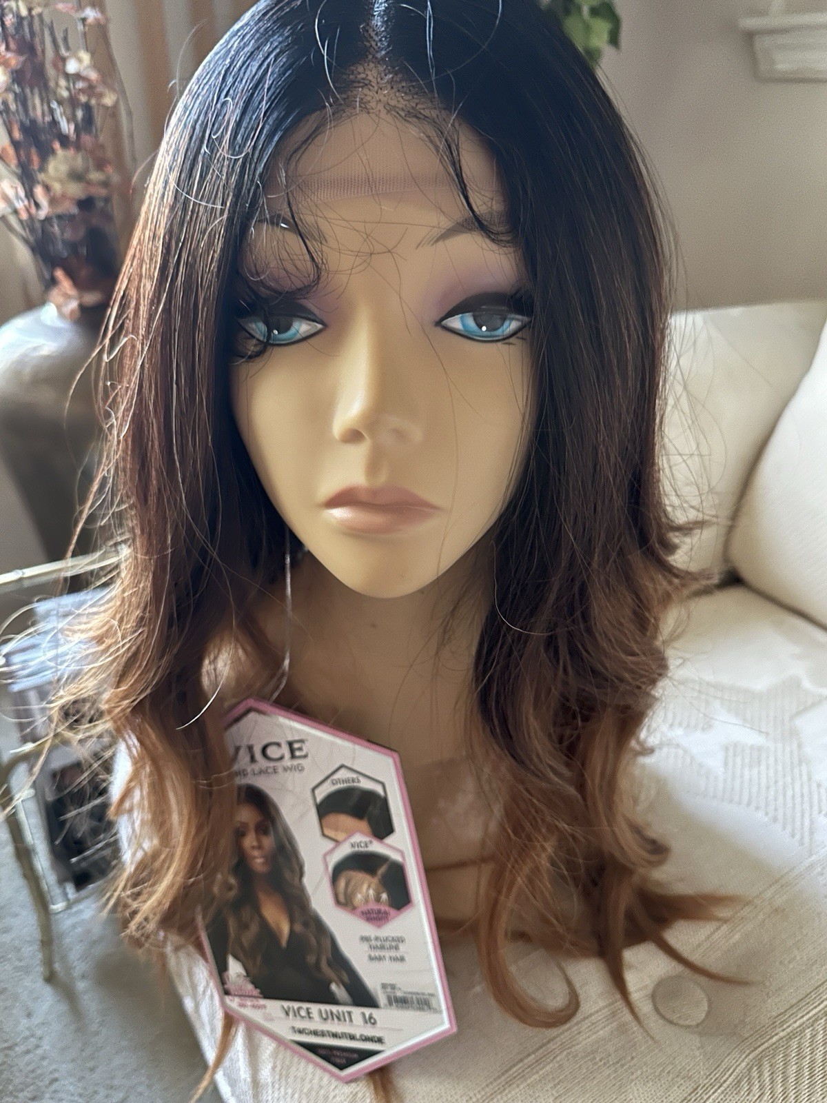 SENSATIONNEL VICE HD LACE WIG UNIT 16. COLOR T4/CHESTNUT BLONDE. PRE-PLUCKED.NWT