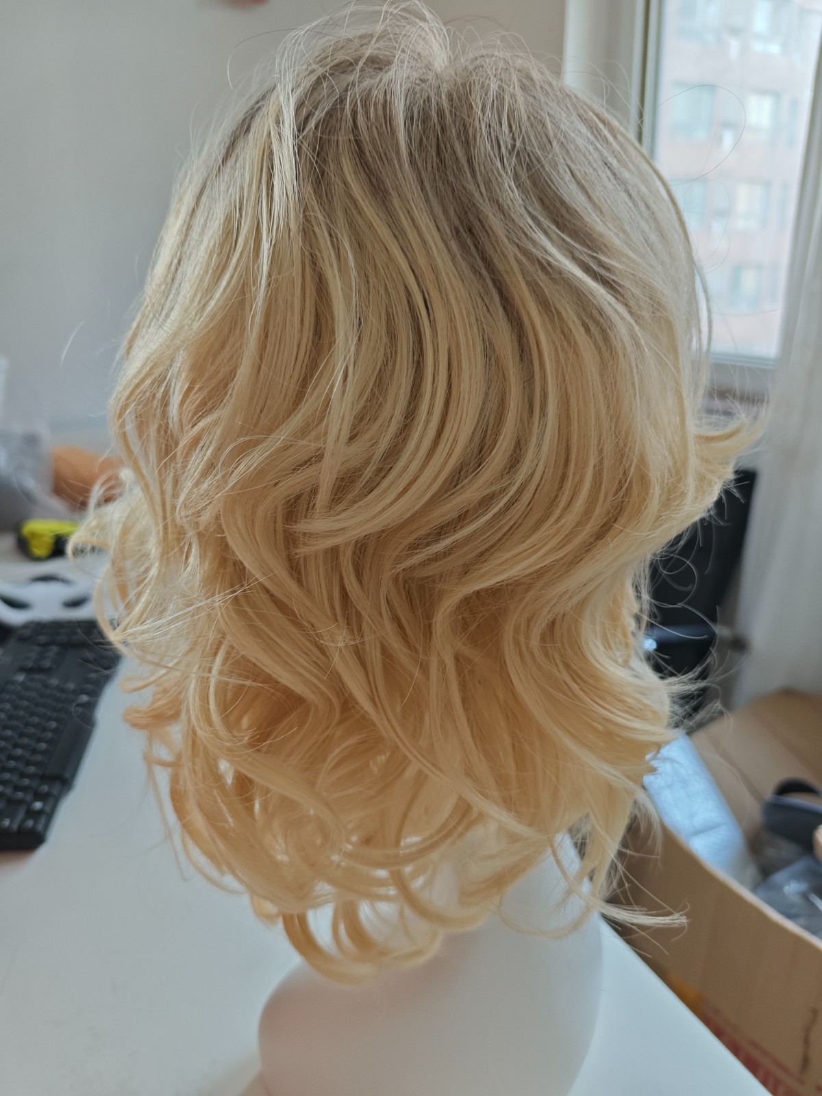 Medium Wavy Dark Roots Blonde 613 Soft Synthetic Hair Wig Women Natural Curly