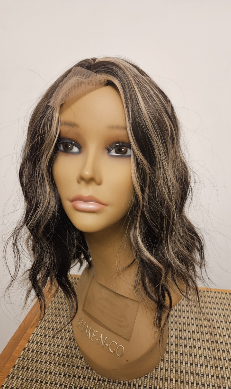 MEDIUM BROWN HIGHLIGHTS SHORT WAVY HAIR WIG LACE FRONT NEW
