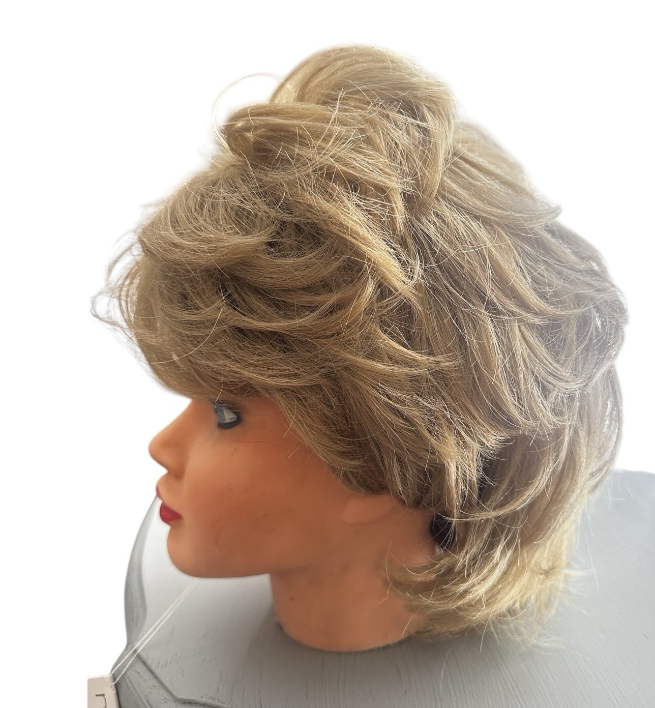 Revlon Reflections Wig Acclaim In Color 26R Medium Blonde