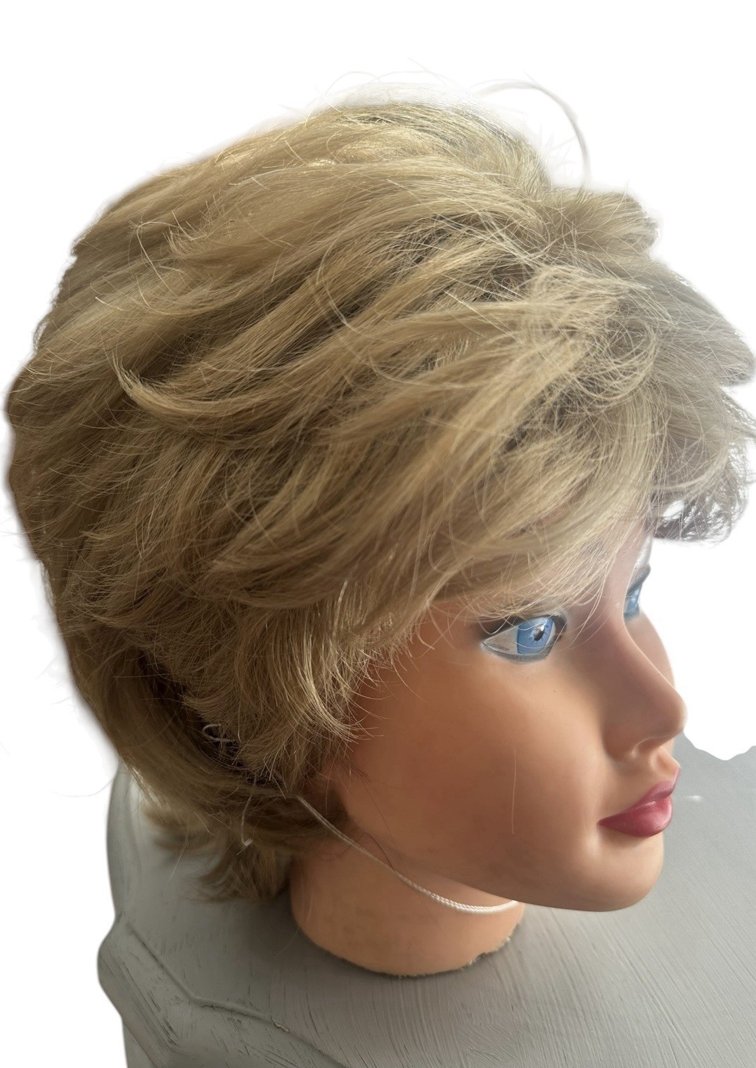 Revlon Reflections Wig Acclaim In Color 26R Medium Blonde