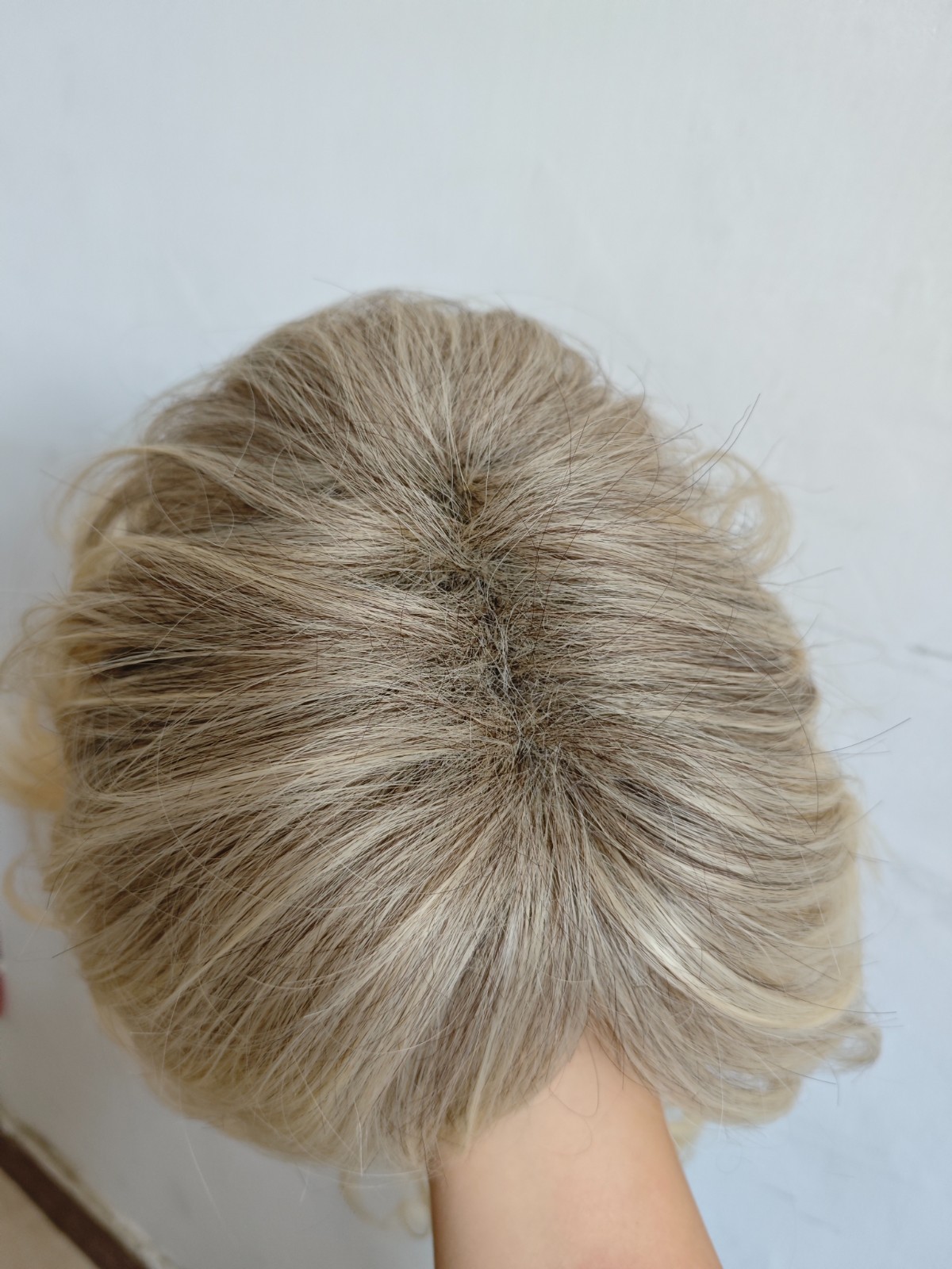 Medium Wavy Dark Roots Blonde 613 Soft Synthetic Hair Wig Women Natural Curly