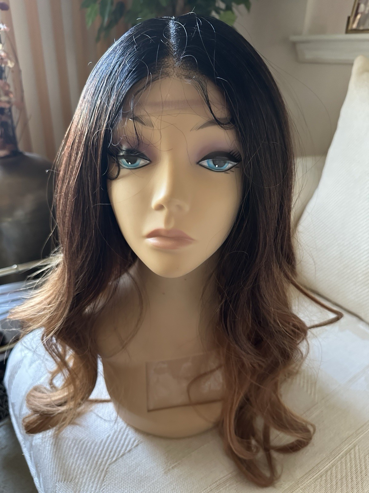 SENSATIONNEL VICE HD LACE WIG UNIT 16. COLOR T4/CHESTNUT BLONDE. PRE-PLUCKED.NWT
