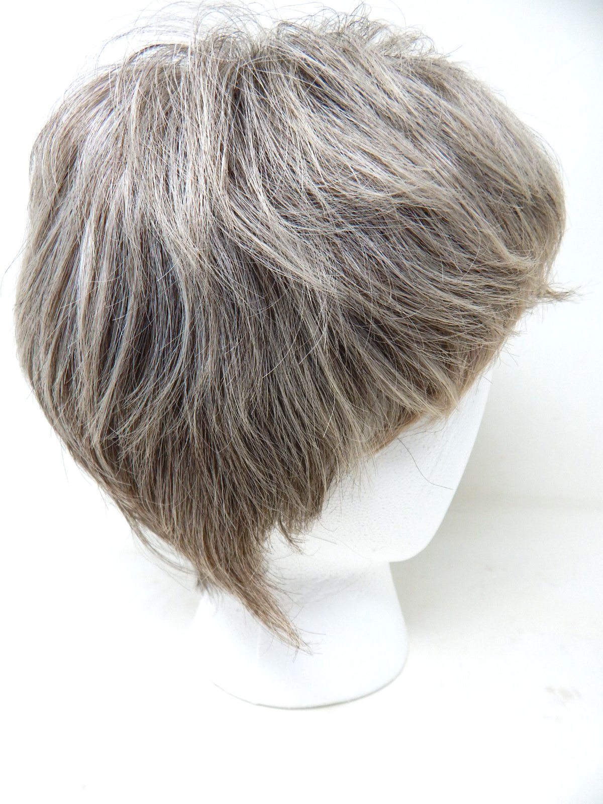 Tony of Beverly Wig Modacrylic Fiber Japan Multi-Grey color (Medium) Short Hair