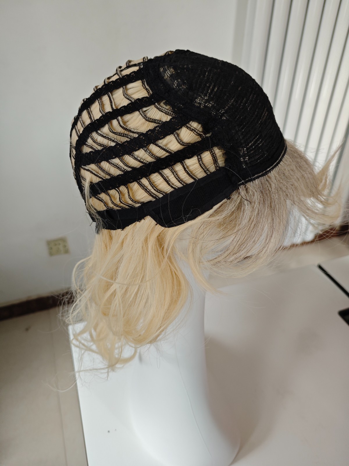 Medium Wavy Dark Roots Blonde 613 Soft Synthetic Hair Wig Women Natural Curly
