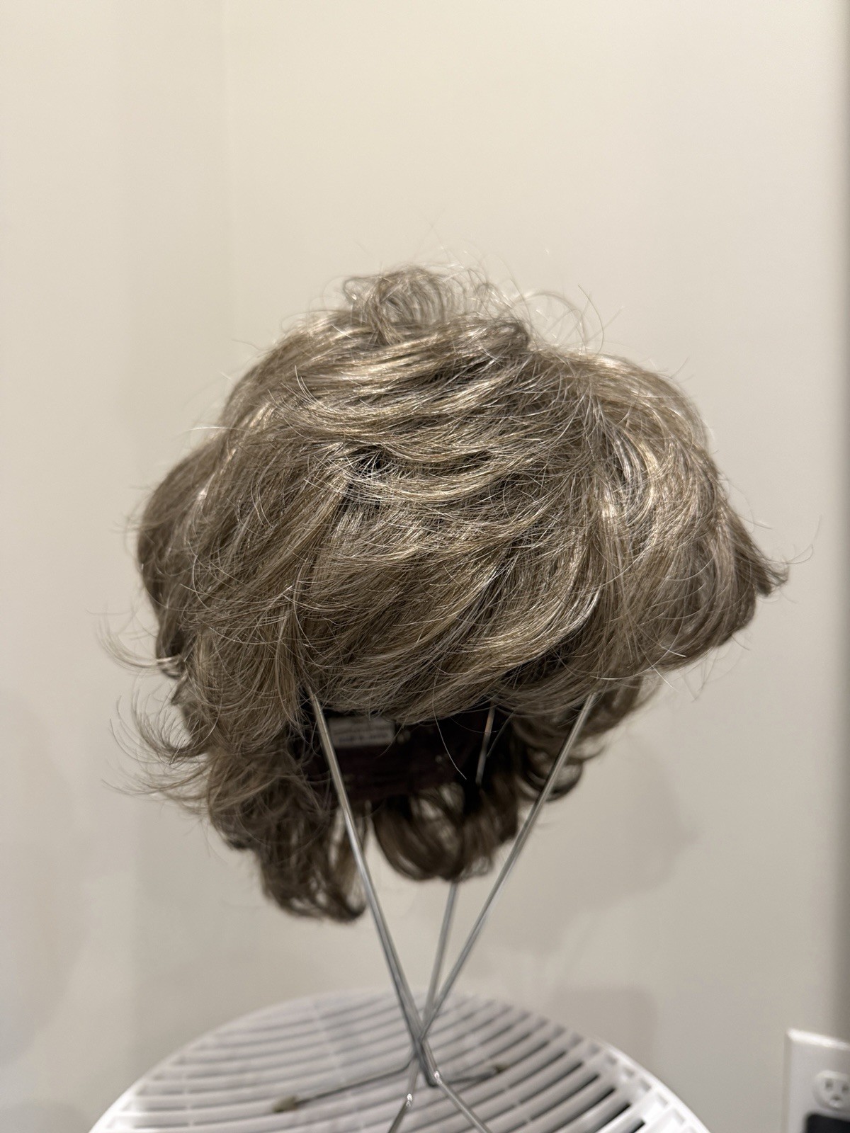 Short Layered Wavy Synthetic Wig Brown/Gray Classic Cap One Size Natural