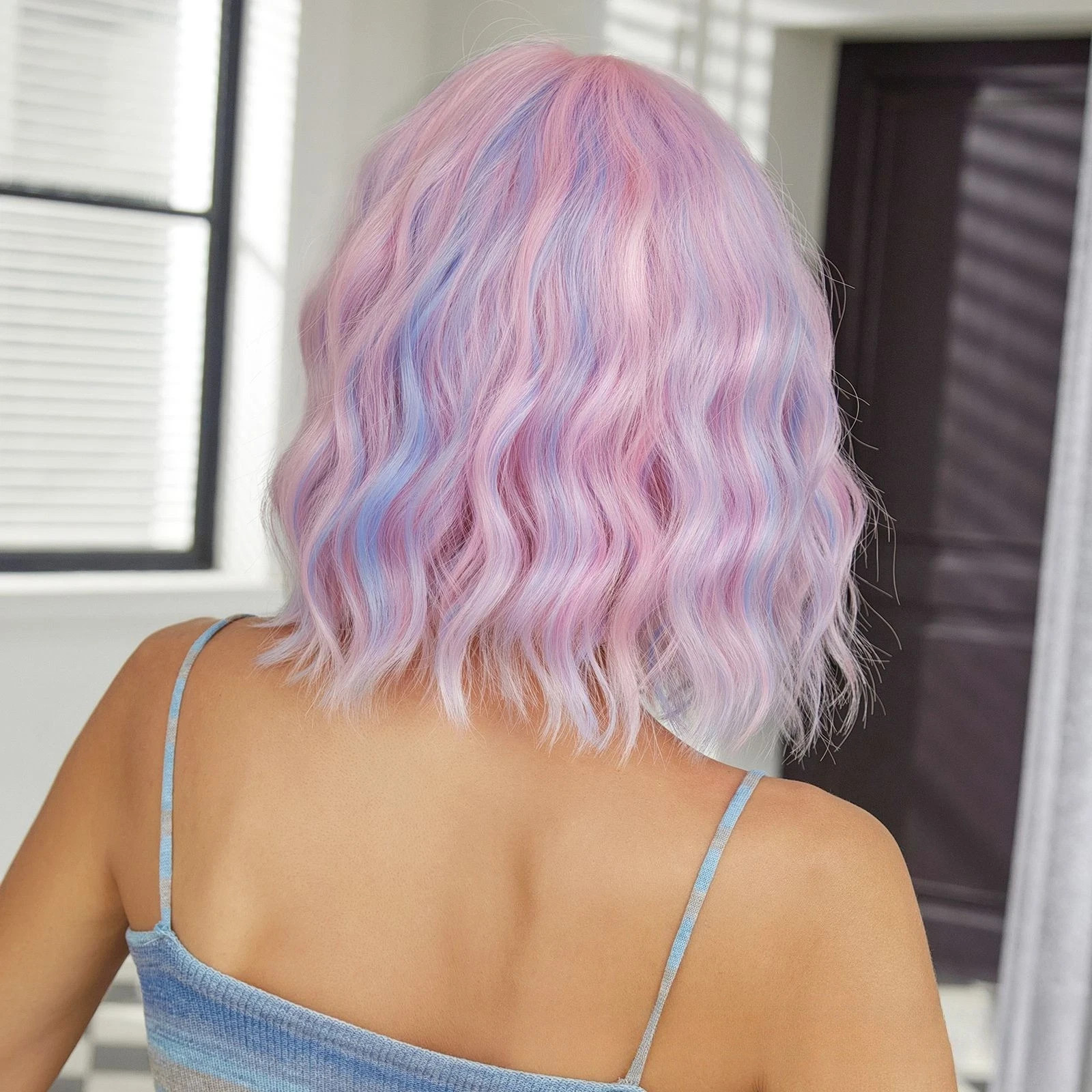 Cosplay Wig Pink Hightlights Wigs with Bangs Short Wavy Bob Wig for Women Girls