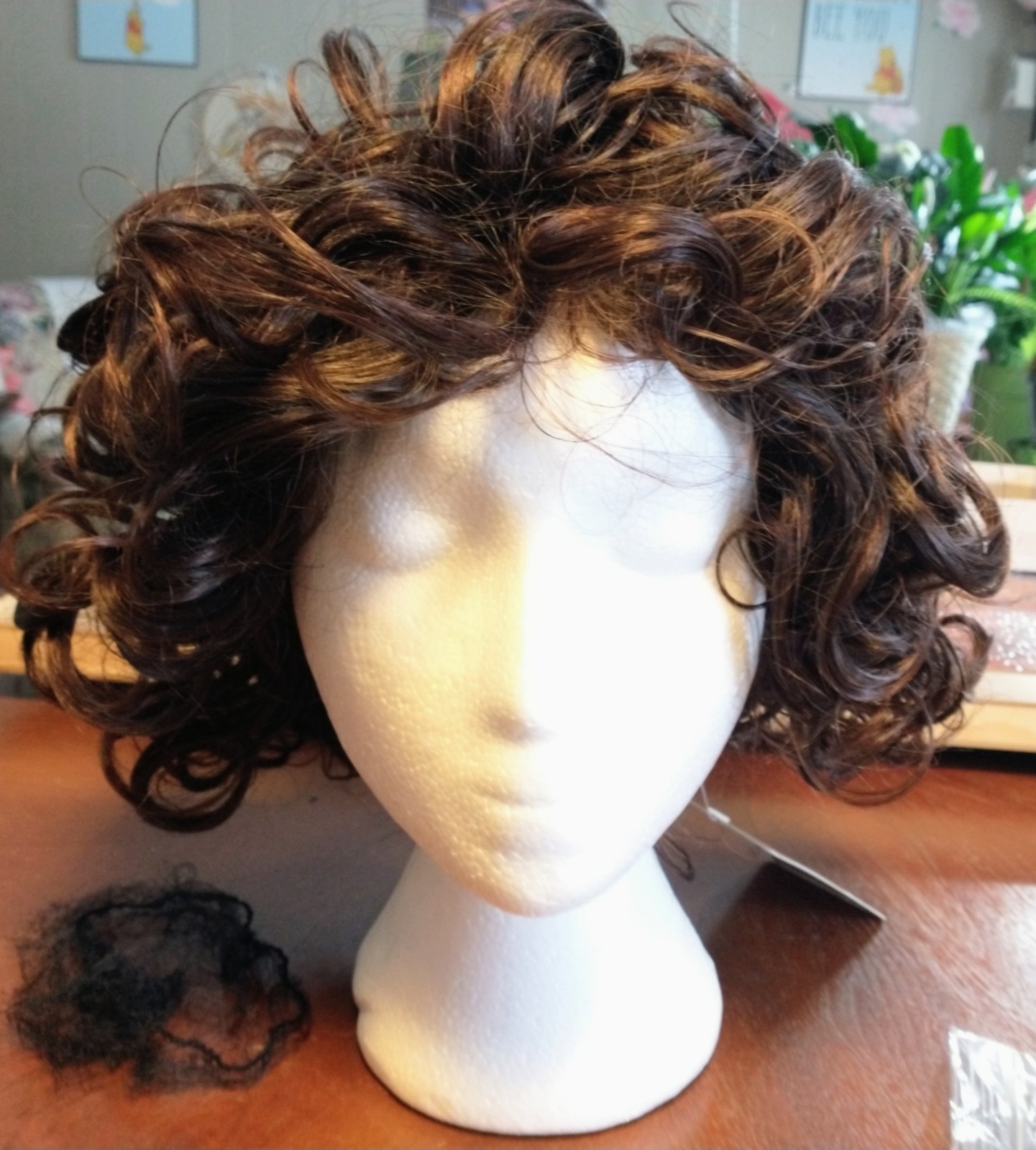 Women’s Brunette Curly Wig With Tag~New~Net~Care Instructions~Adjustable Fit~EXC