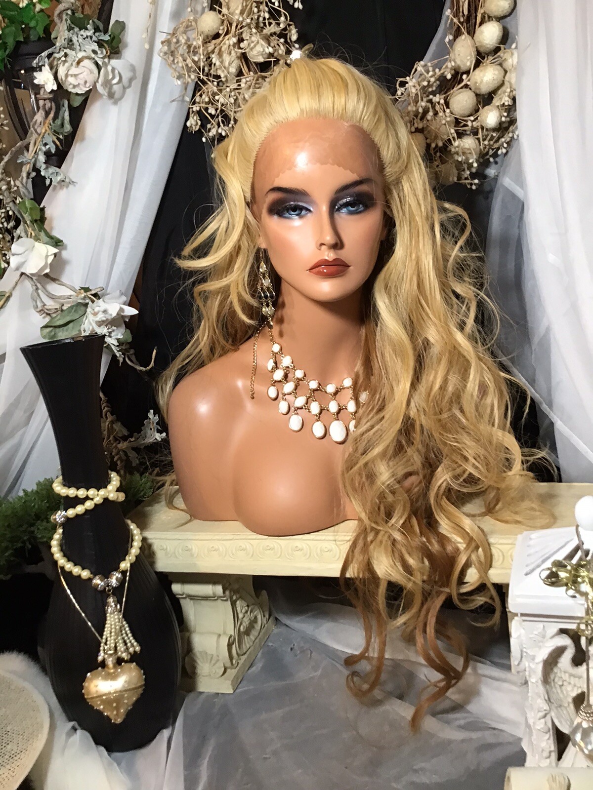 GORGEOUS! 32” OMBRE’ GOLD BLONDE TO STRAWBERRY BLONDE, HH BLEND, FREE PART WIG💋