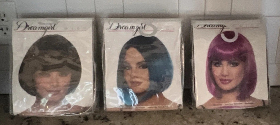 Dreamgirl Lot of 3 Bob Synthetic Wigs Straight Adjustable Capless Black/Blue