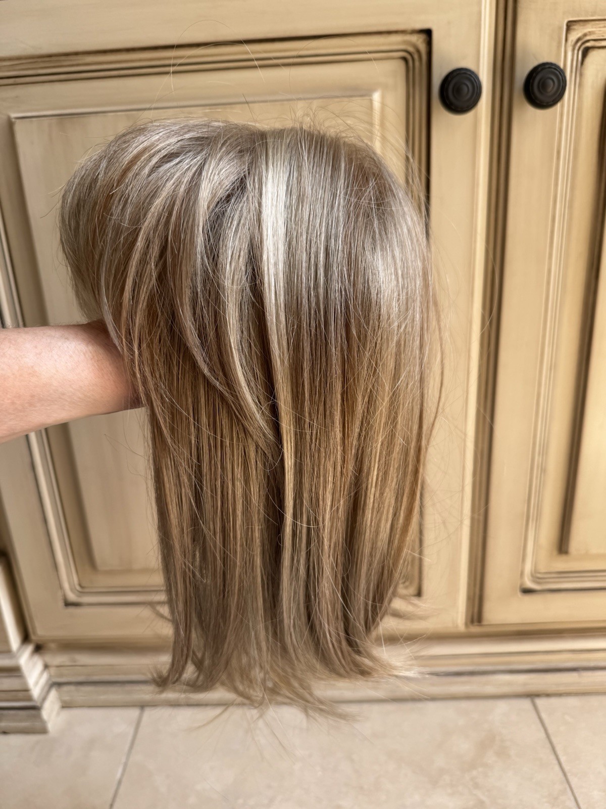 Amore NWOT Synthetic Hair Sugar cane Tatum Wig Blonde