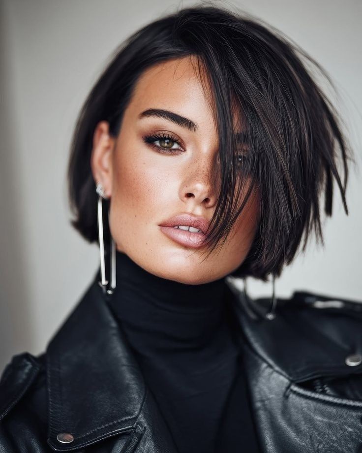 Short Layered Cut Bob Wigs Side Part 13×4 Lace Front Human Hair Wigs Pre Plucked