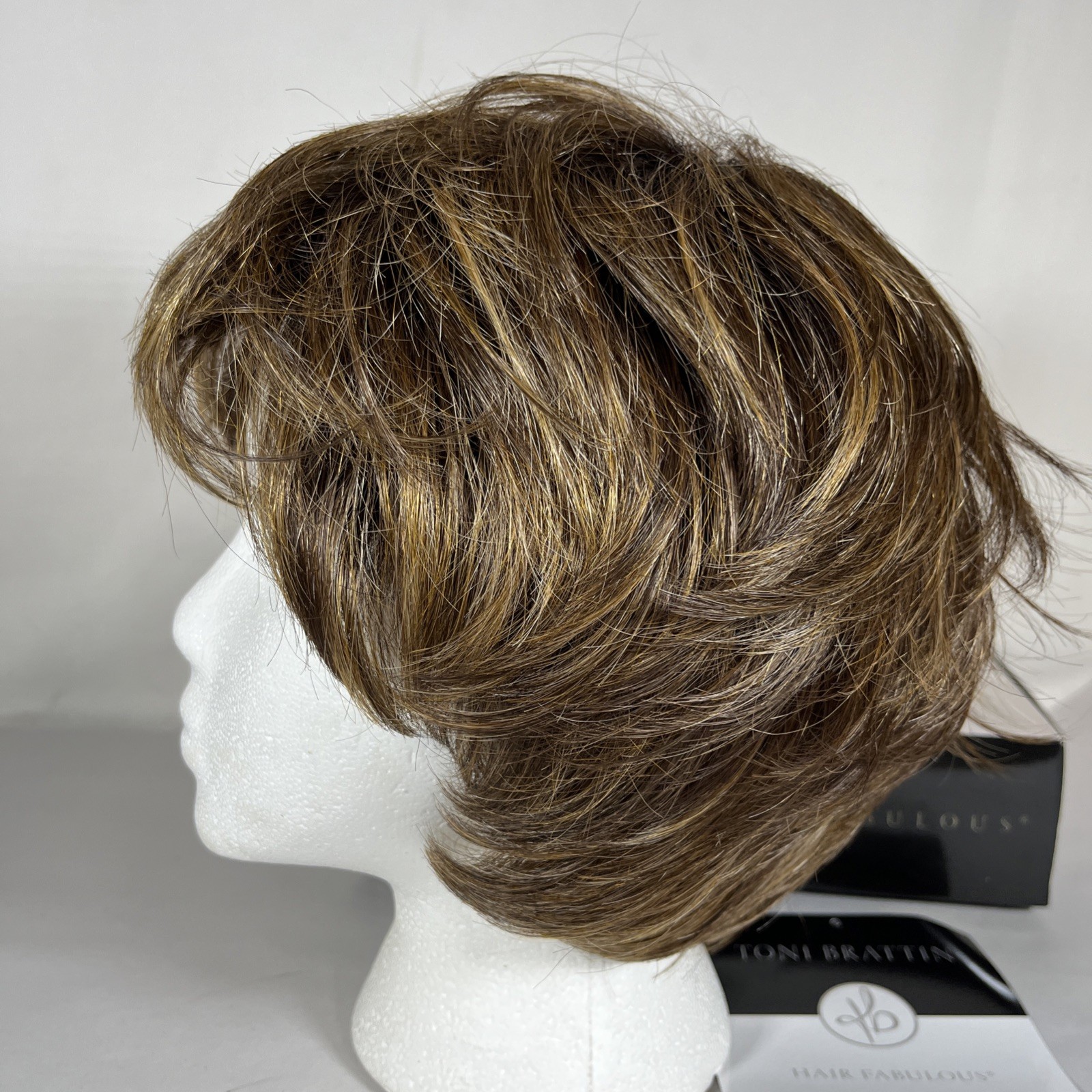 Toni Brattin 317 Enchanting Regular BROWN BLONDE Short Textured Wig New in Box