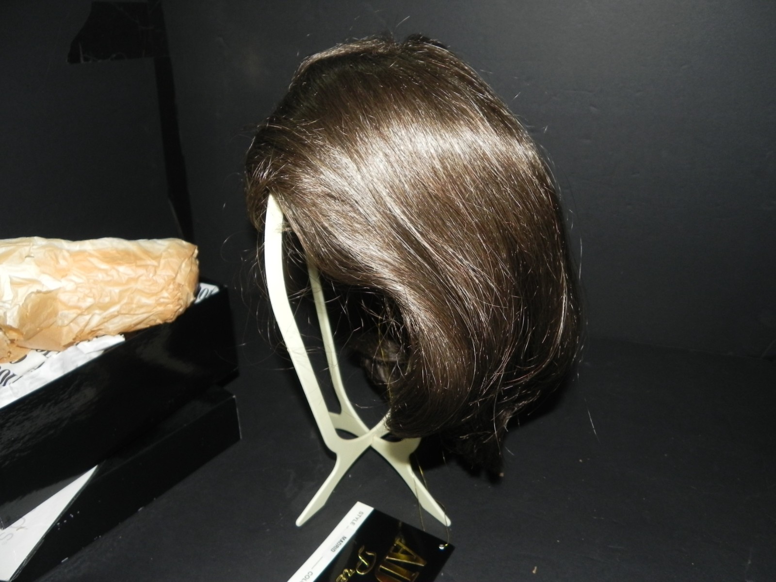 Beauty Trends Wig Adolfo Madrid Color 10 Medium Length New with Box