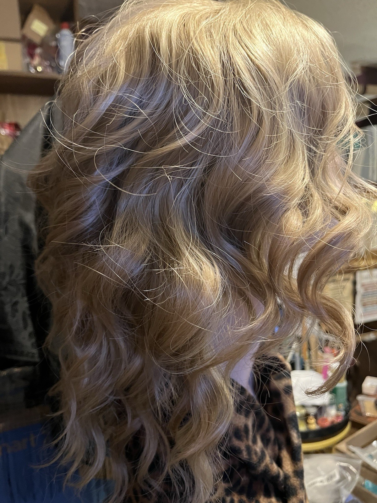 wig 17″ monofilament blond waves classic adjustable cap nwot #1600
