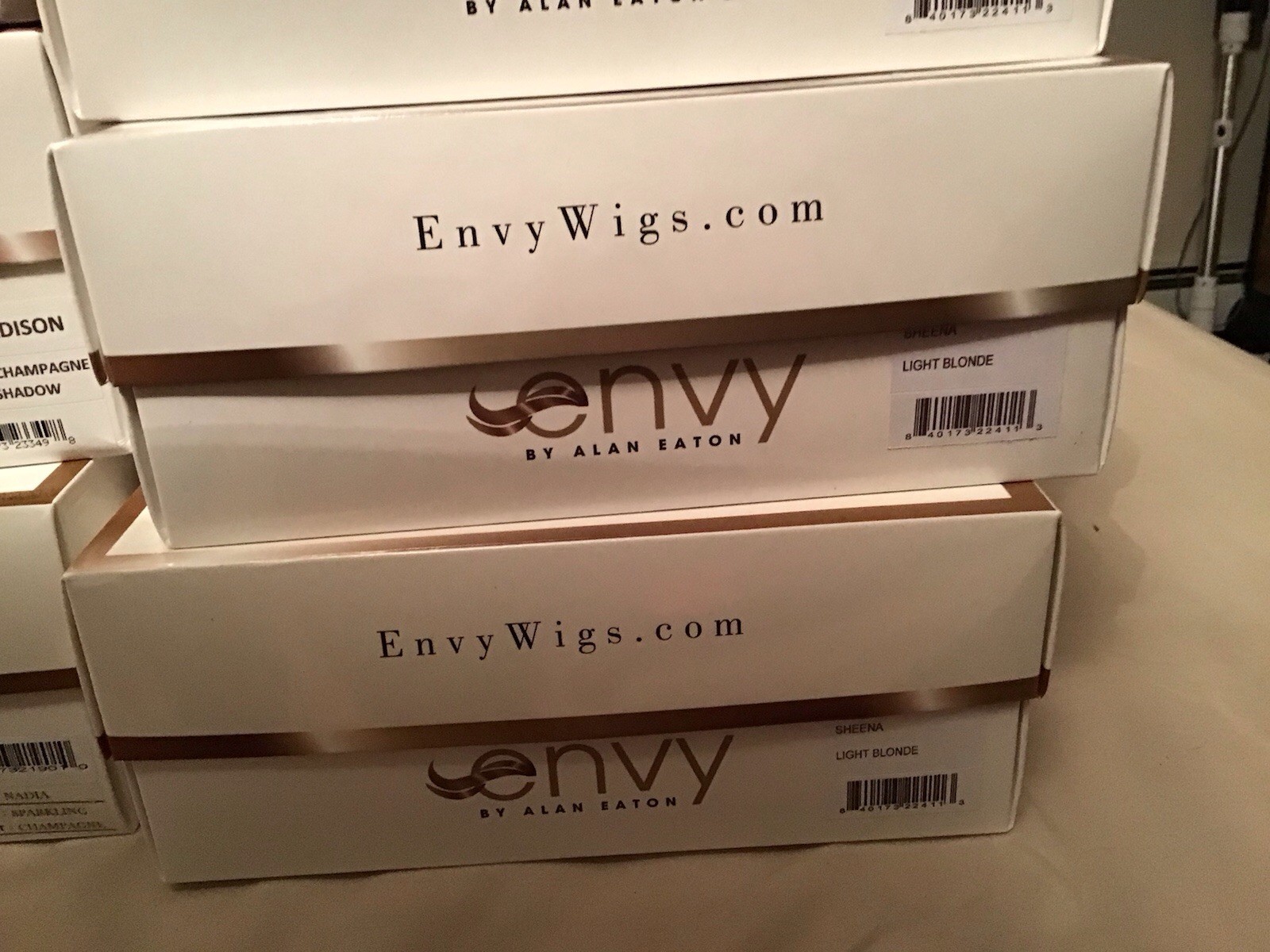 NEW IN BOX BOBBI Wig by ENVY NEW PLATINUM SHADOW Lace Front Mono GORGEOUS